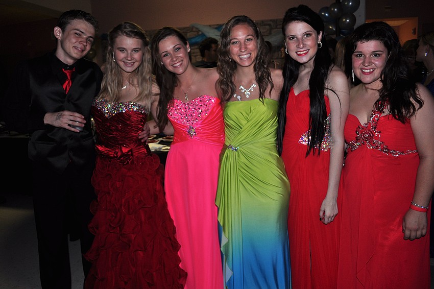 David Posada, Ashlee Paro, Victoria Berger, Summer Fulwood, Emilee Wells and Lindsey Abner