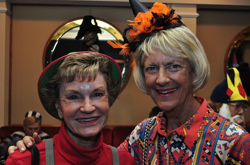 Pat Anderson and Susie Klingeman pal around.
