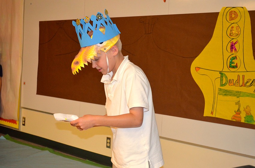 Carter Edwards prepares to choose Dinerella as his princess.