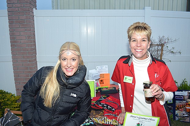 011515_CraftMarket-CarolinaRevel-SusanDodd