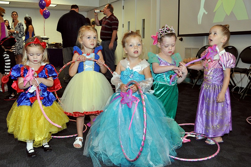 Caitlin Cail, Alyson Fernandez, Kylie West, Payton Portale and Ava Hays