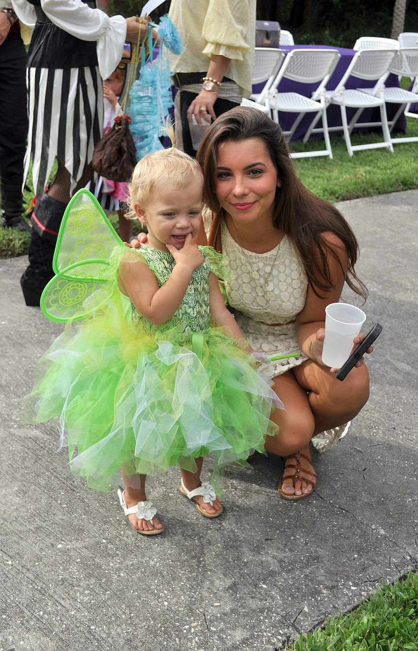 Lexi and Callie Huelsman