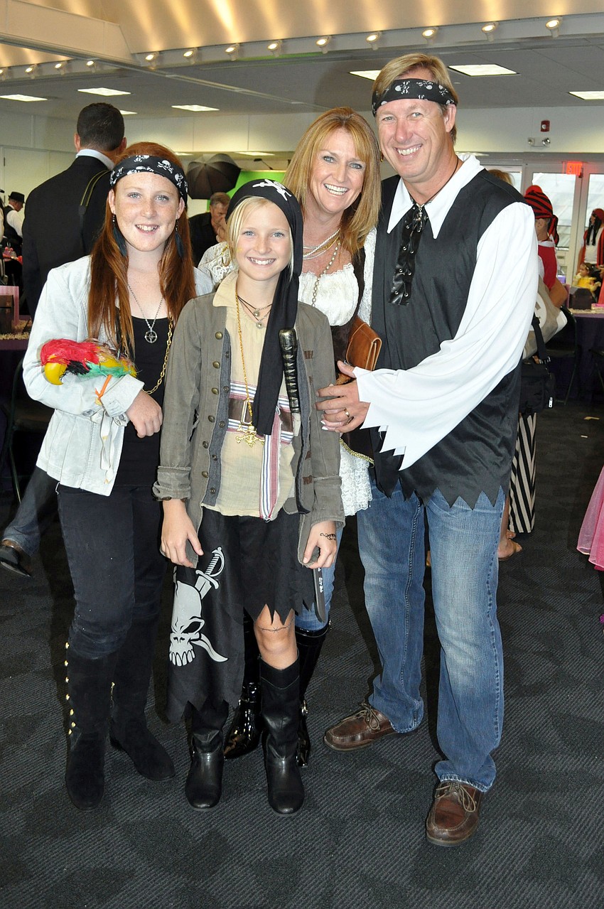 Zoe, Sophie, Karin and Bart Leereveld