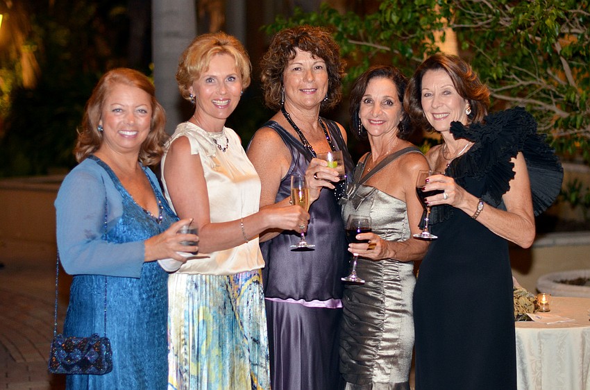Pat Wunderlin, Gosia Pilch, Susan Ackerman, Judy Kozlowski and Lorraine Kaplan