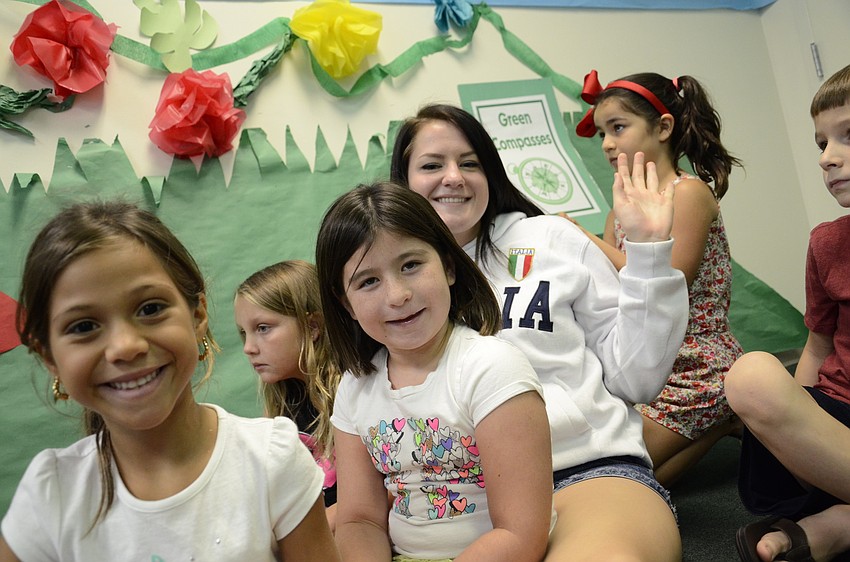 Mariana  Albarez, Aliyan Perez and volunteer Daniele Spring