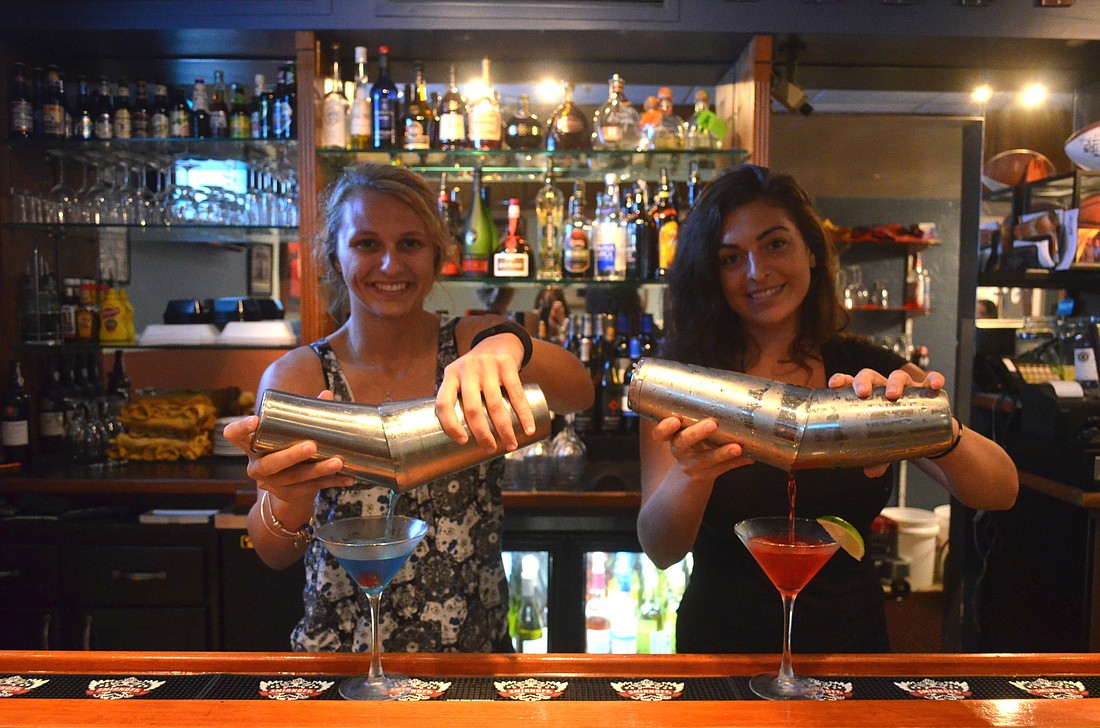 Lazy Lobster bartenders Mackenzie Flanagan and Courtney Rossler