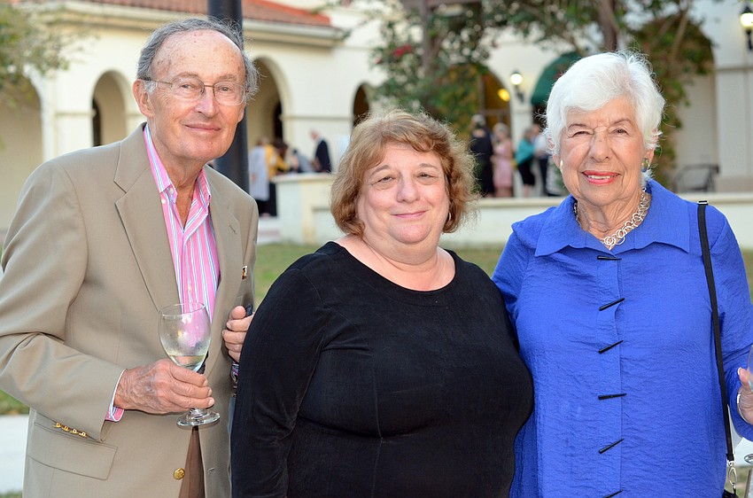 Annaliese Rodriguez, Arianna Boenker, Heather Schwier, Zara Barrie and Natalie Alvia