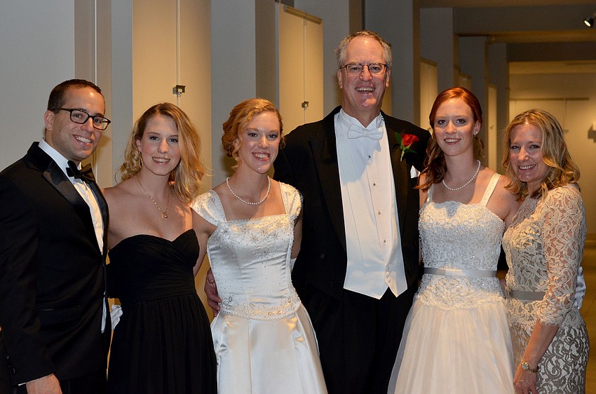 Jason Cross with Kelli, Lauri, Joel, Kristi and Diane Schleicher