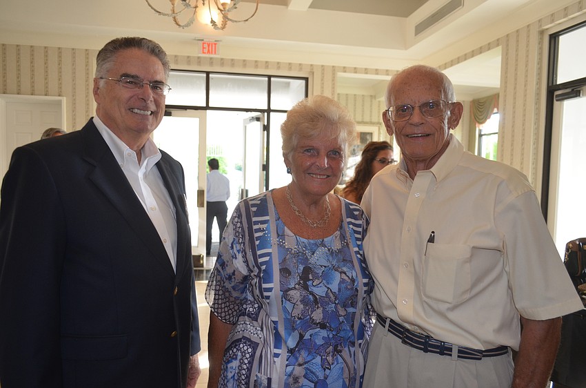 Kiwanis Club President Armando Linde with Brenda and Weldon Frost