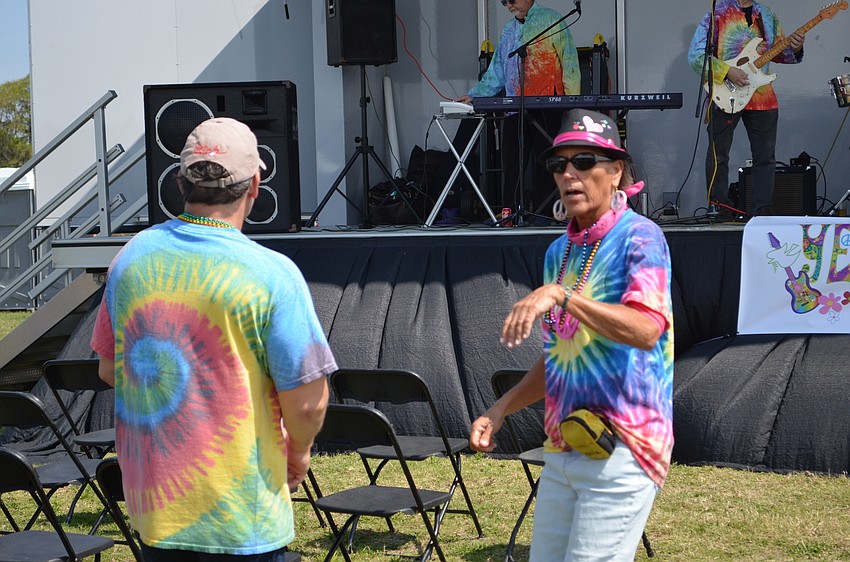David Sandy and Mary Chapin groove to the sound of the band Yesterdayze at Springfest.