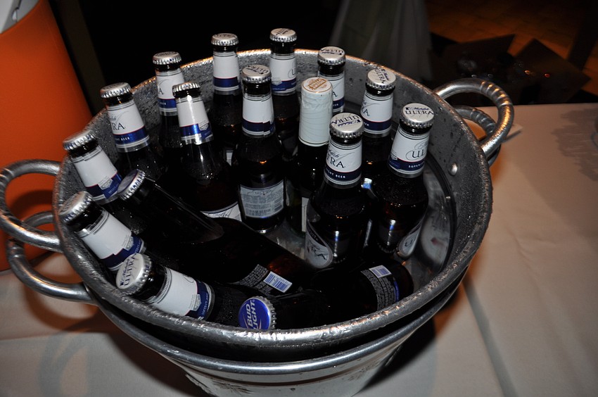 Buckets of beer were available for guests during cocktail hour.