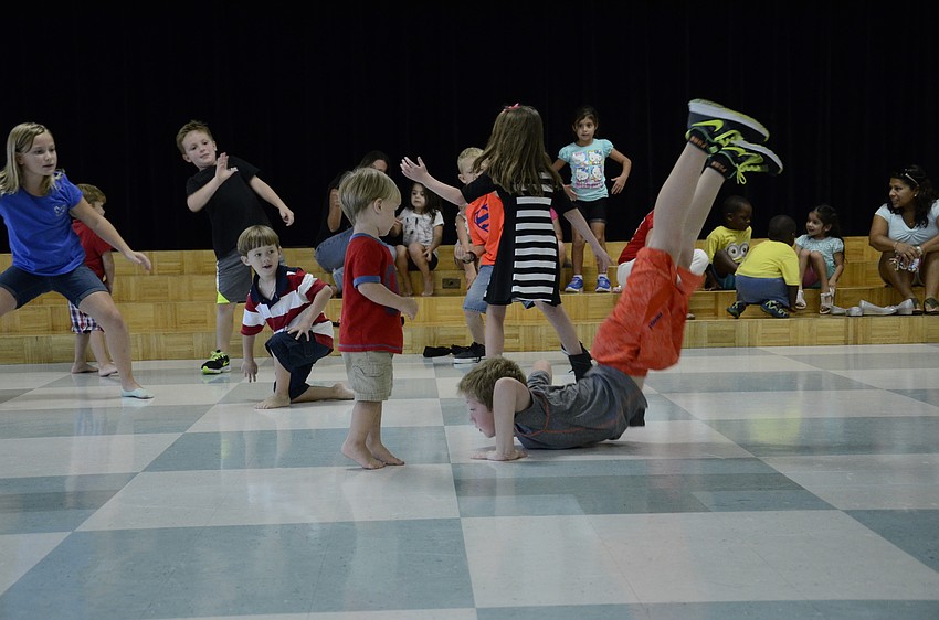 Jakub Dolan does the worm.