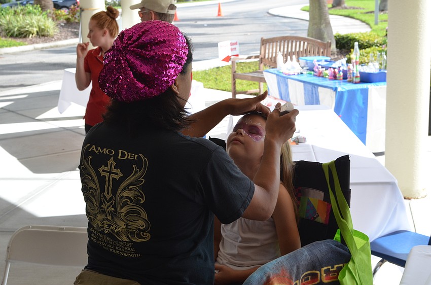 Fun kids activities like face painting were available.