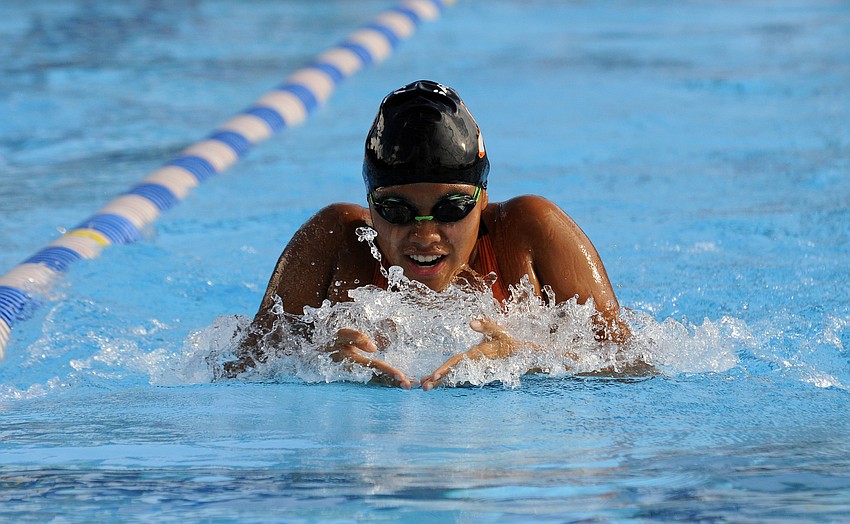 Gia Lopatrinuky helped lead Sarasota to a first-place overall finish.