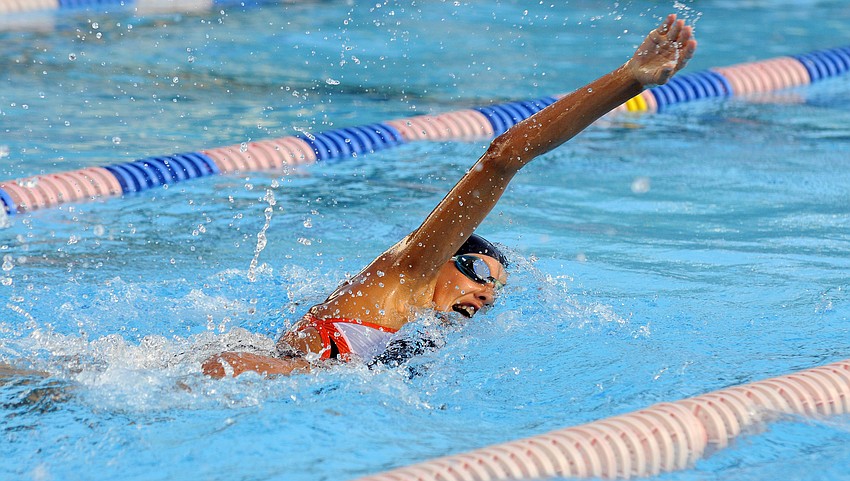 Sarasota's Elizabeth Voronina won the 200-yard freestyle in 2:01.82.