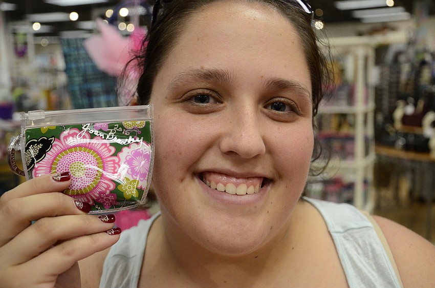 Jessica Sondey got her lipstick purse signed before she left. 