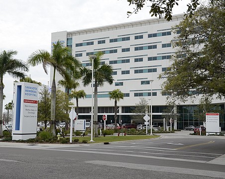 Frontline COVID-19 workers at Sarasota Memorial Hospital surprised with Super  Bowl tickets