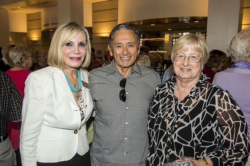 Hillary Steele , Jerry Genova, Margaret Abt