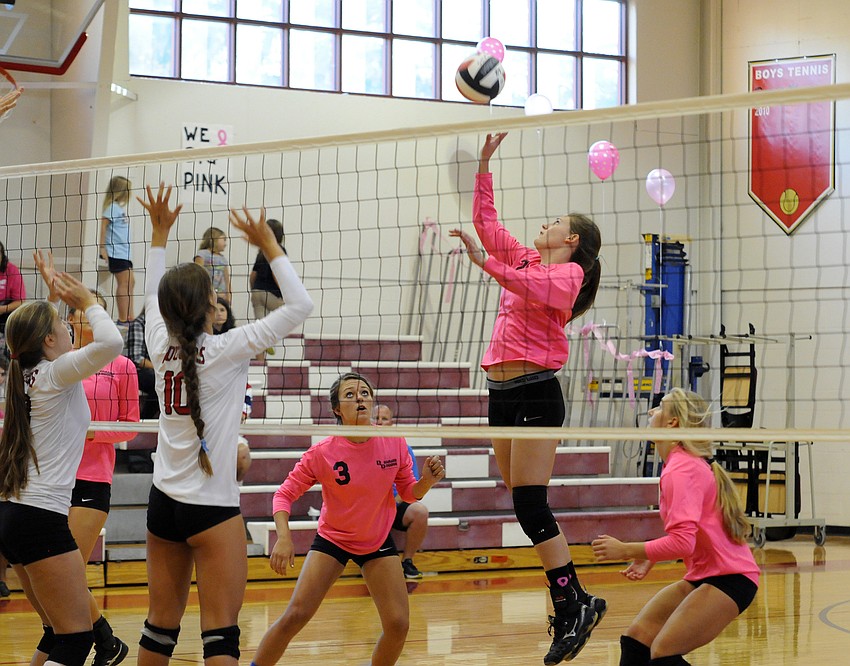 Cheyenne Miller finished with 14 kills, two blocks and three aces.