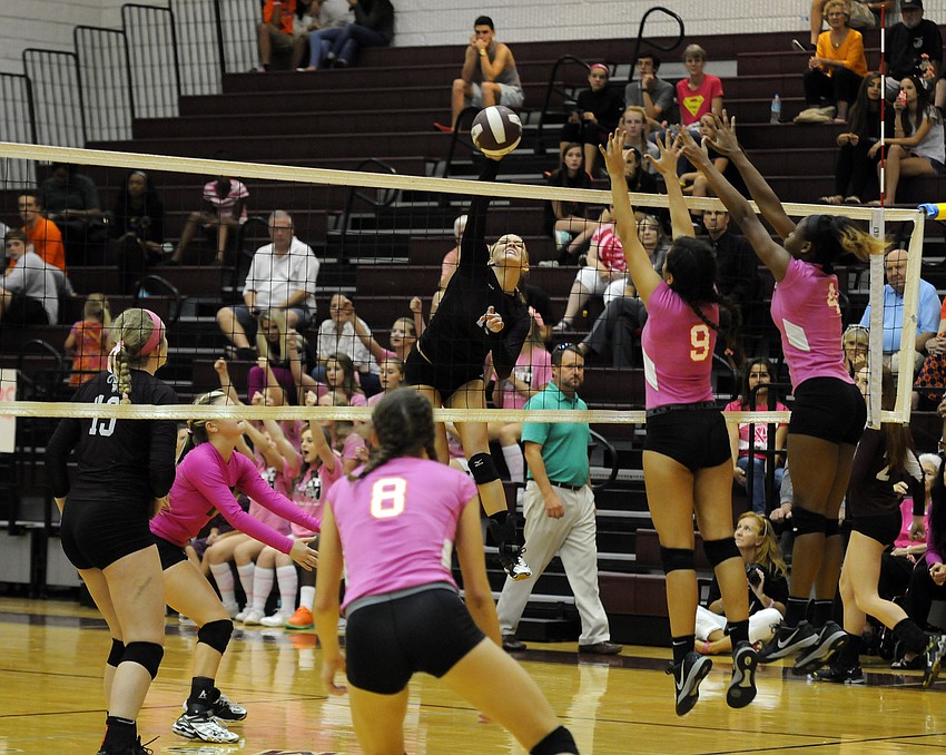 Kenzie Walker powered Riverview with 17 kills, seven digs and two blocks.