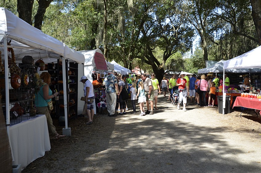 The craft market drew artsy shoppers to the festival.