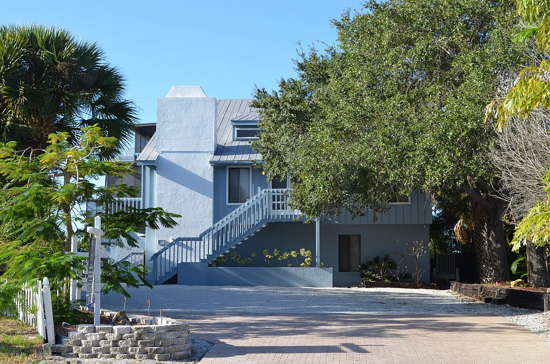 A condominium in Siesta Beach House tops all transactions in this weekâ€™s real estate.