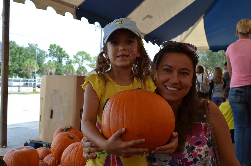 Alexandra and Aga Darbyshire picked our their perfect pumpkin.