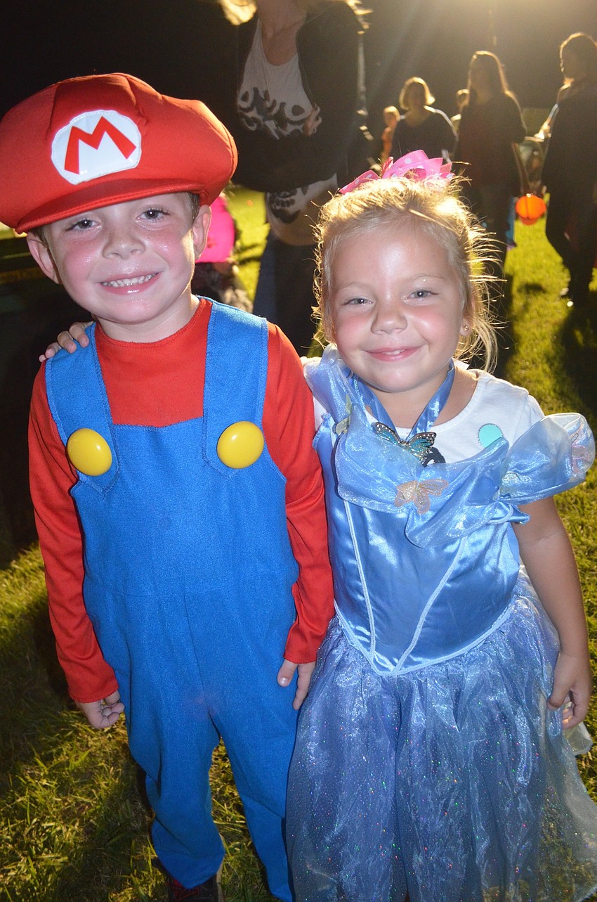 Noah and Quinn Campbell, of Bradenton, say cheese.