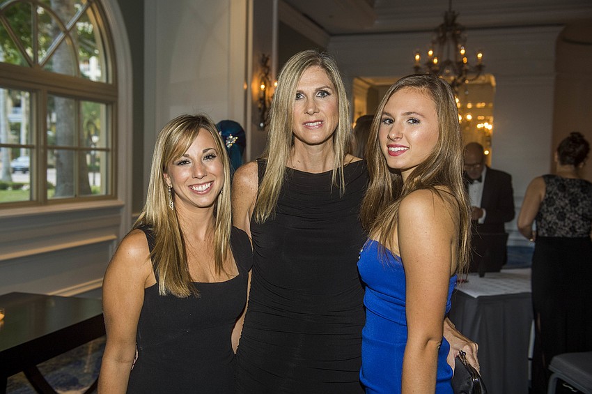 Erin Knievel with Beth and Ellie Waskom