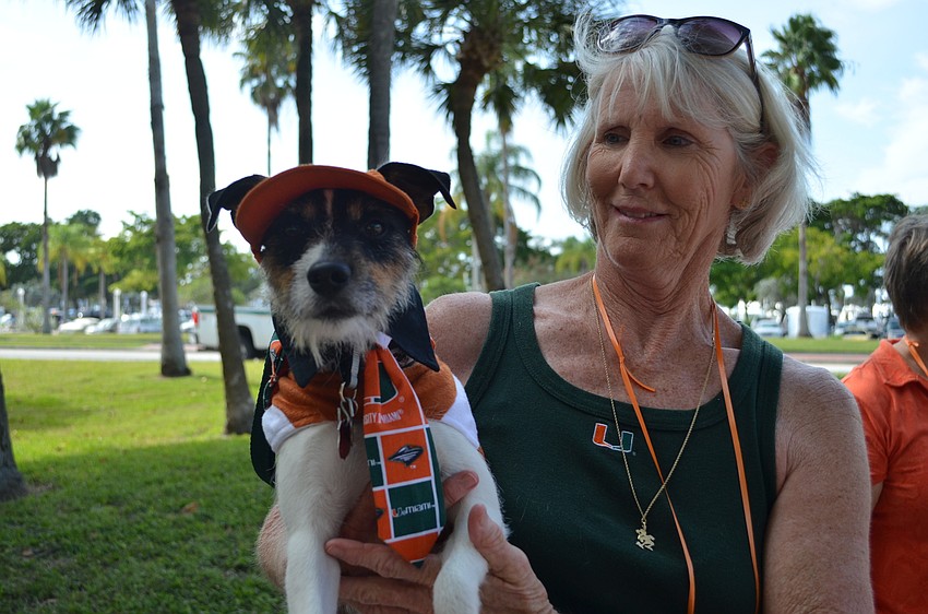 Karen Muth payed tribute to her alma mater the University of Miami by dressing up Riby in all orange and green.