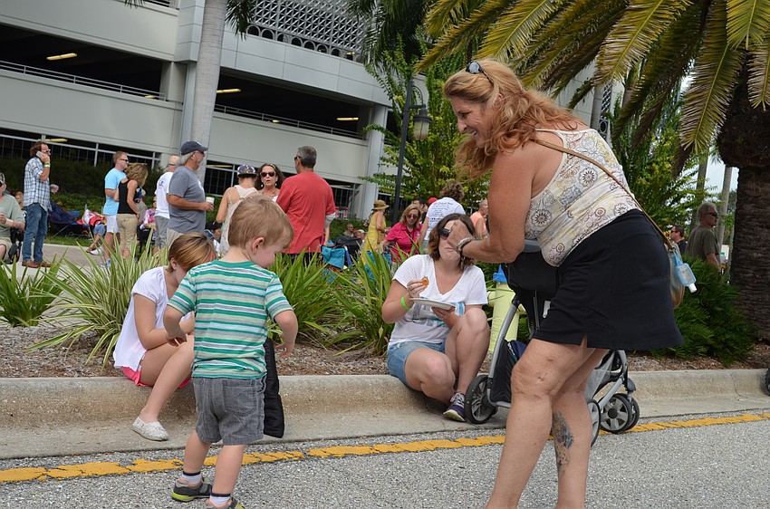 Vonn Aleshire and Donna Fowler share a dance.