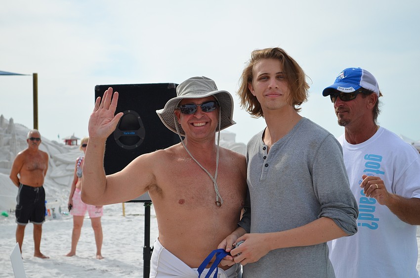 Jules and Alex Roman won 2nd place in the Family Division of the Amateur Competition.