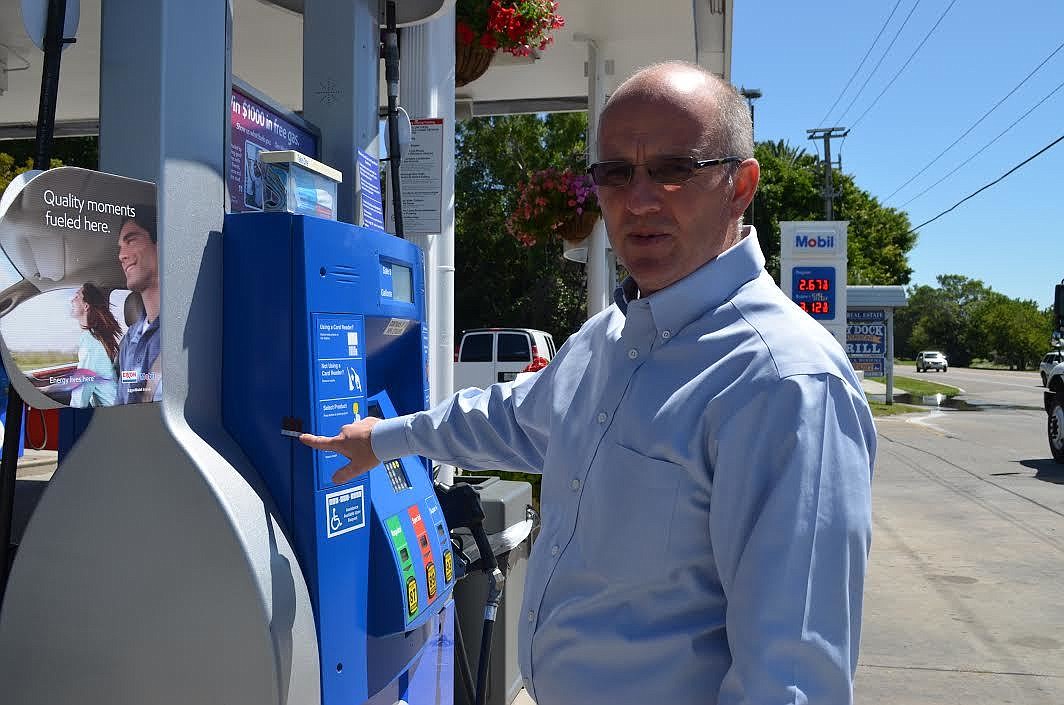 On March 13, Longboat Key Detective Sgt. Bob Borque drove to the Mobil Longboat Key Mart to uncover a credit-card skimmer after he realized a device allowed a Key residentâ€™s credit-card information to be stolen.