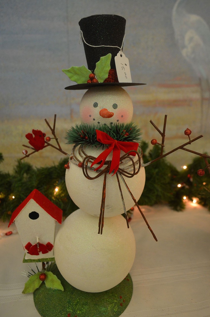 Many Christmas decorations were for sale at the bazaar.