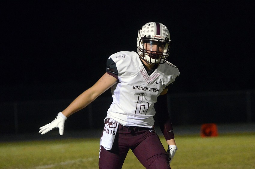Braden River wide receiver Travis Williams lines up before the snap. (courtesy Justin Kline)