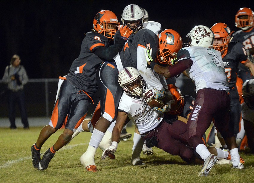 Braden River running back Dexter Hodo carries the ball  versus Plant City. (courtesy Justin Kline)