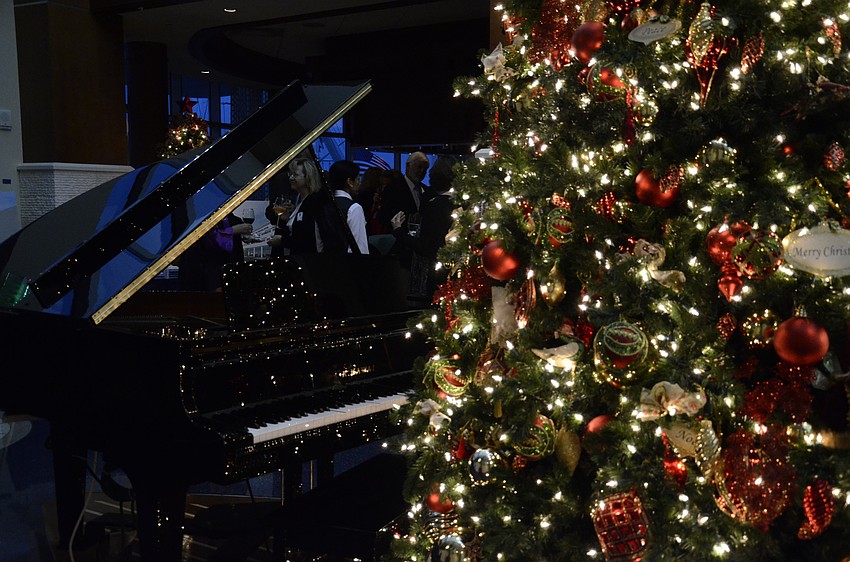 The Sarasota Yacht Club halls were decked for the holidays.