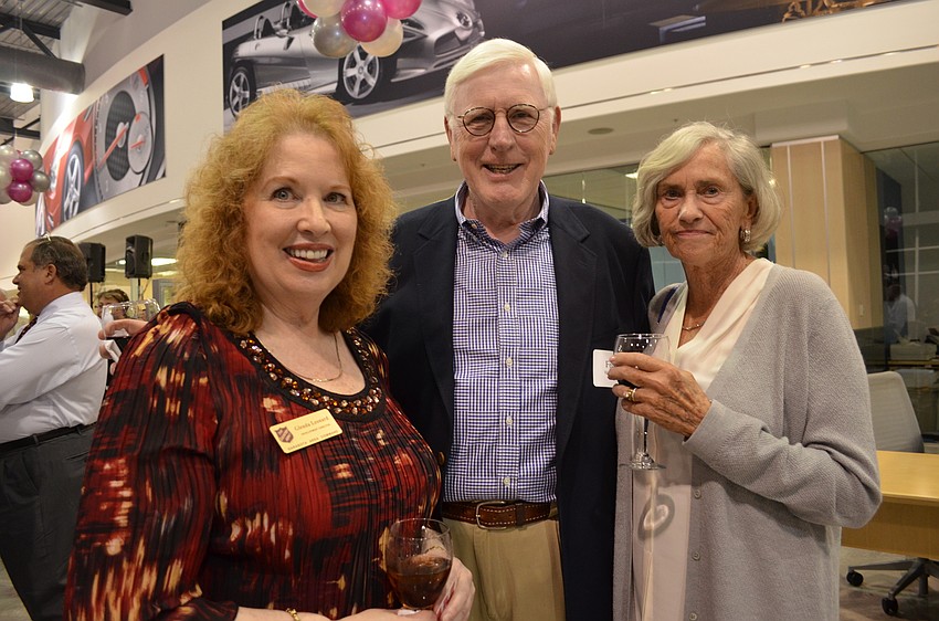 Glenda Leonard with Fred and Jan Wittlinger