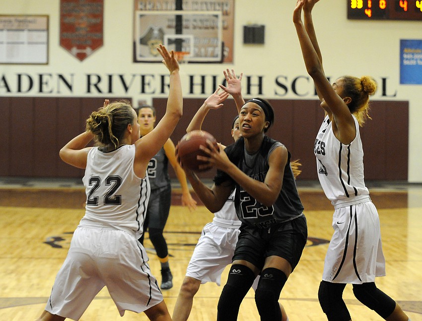 Lakewood Ranch junior LaDazhia Williams goes up for a shot in the first quarter.