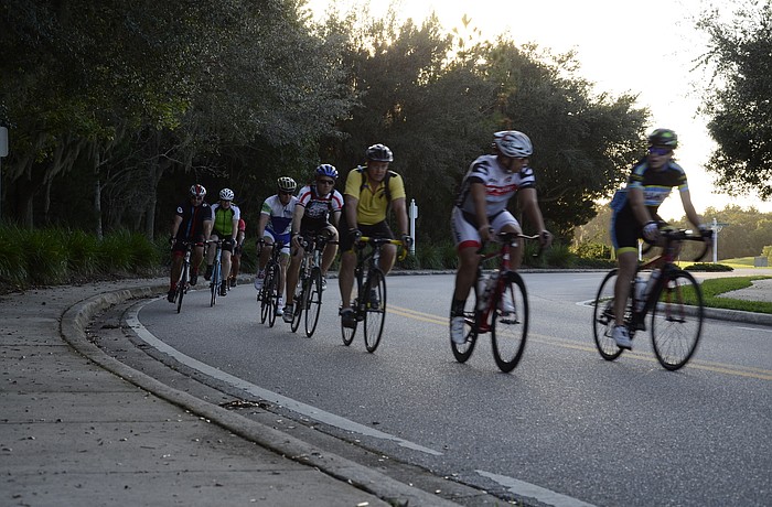 During the summer, the Village Idiots organize rides Wednesday nights and Saturday morning. When daylight saving time is in effect, they only ride Saturday mornings.