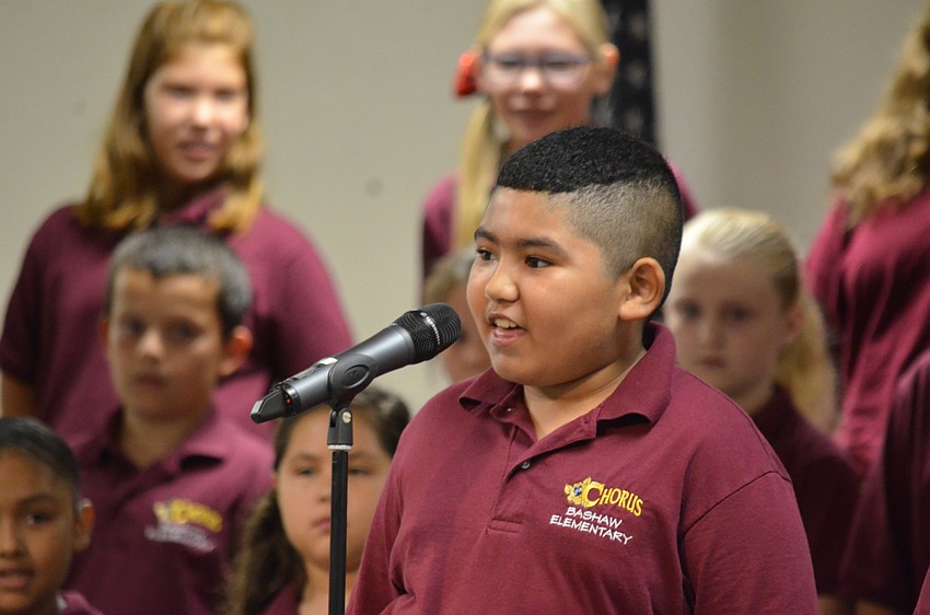 Ulises Avillaneda sings about Christmas.