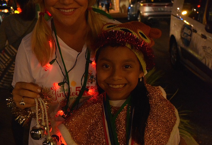 Runners jingle in Lakewood Ranch