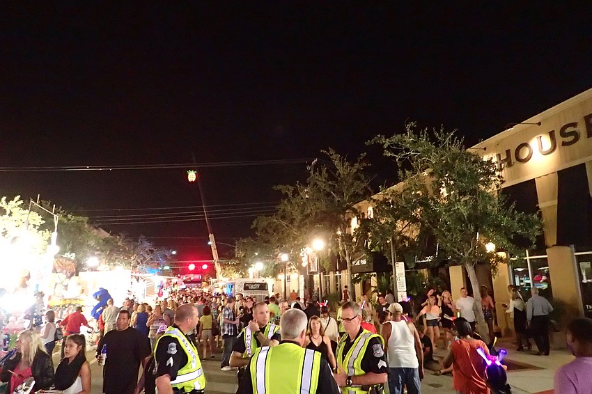 The pineapple waits to descend