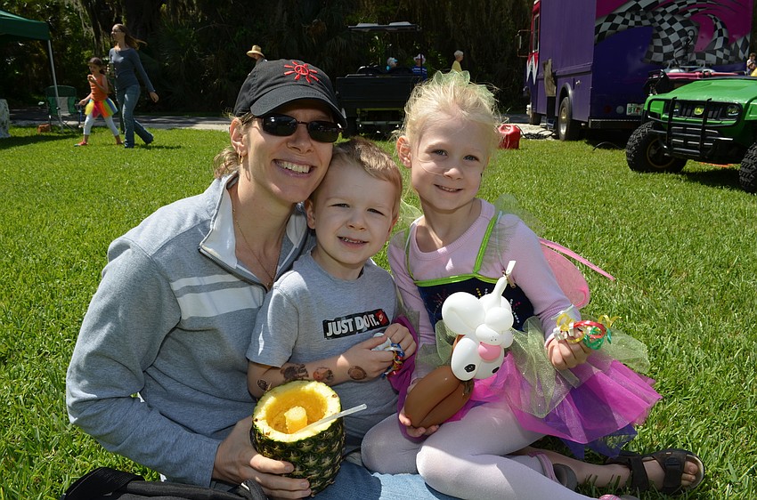 AJ, Nathan and Emilie Riedeburg enjoy a day at Historic Spanish Point.