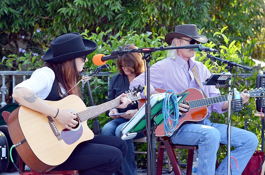 Guests enjoyed live music at the Going for the Gold Sponsor Party.