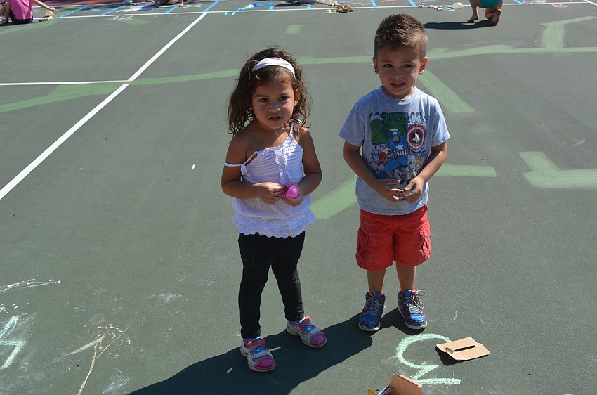 Mayde Cisneros, 3, and Antonio Edmoundson, 4