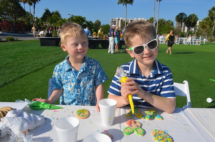 Julian, 5, and Ben, 8, Wohl