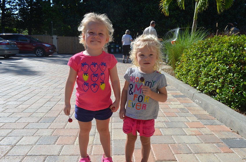 Ellie, 4, and Natalie, 2, Theien