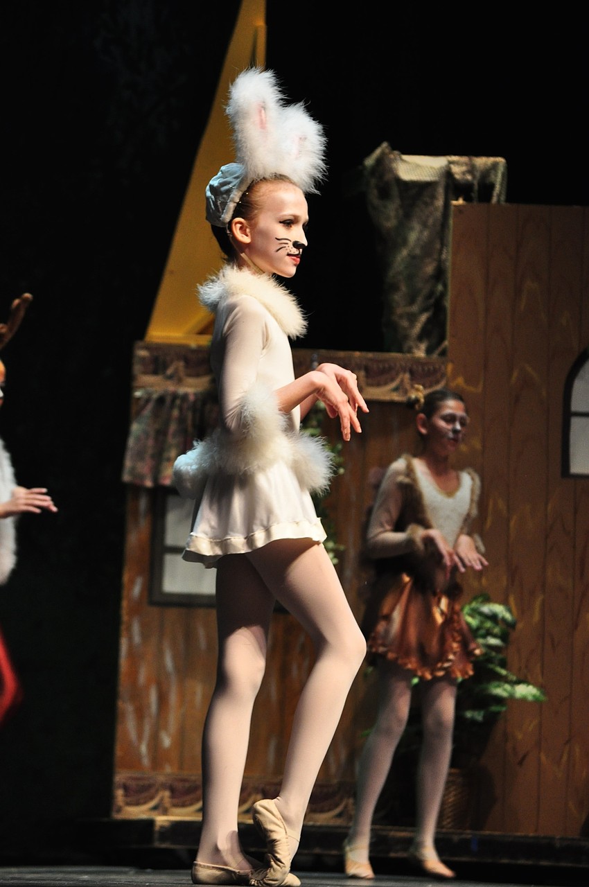 Alexia King acts like a bunny.