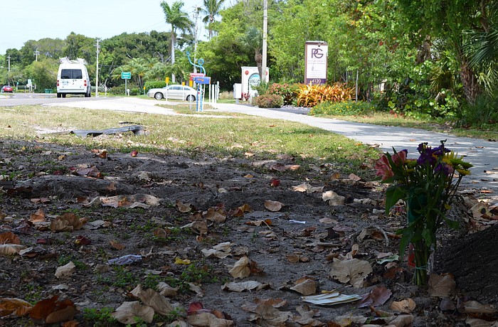 A Bradenton man was pronounced dead at the scene of a car crash on Gulf of Mexico Drive near Pattigeorges restaurant, 4120 Gulf of Mexico Drive.